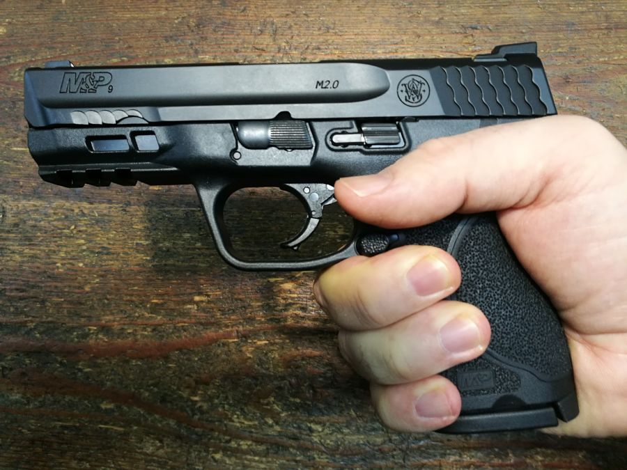 SW MP 2.0 Compact empuñándola